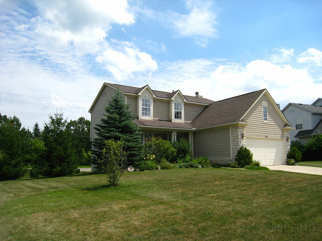 Matthaei Botanical Gardens 2010 0750.jpg - Matthaei Botanical Gardens in Ann Arbor Michigan has several miles of trails that can be enjoyed year round.
